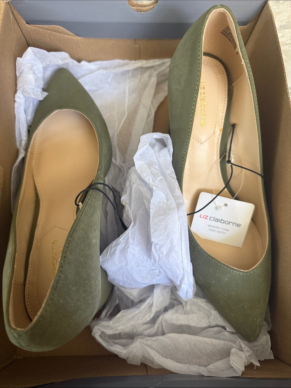 Liz Claiborne Olive Suede Pointed Toe Flats